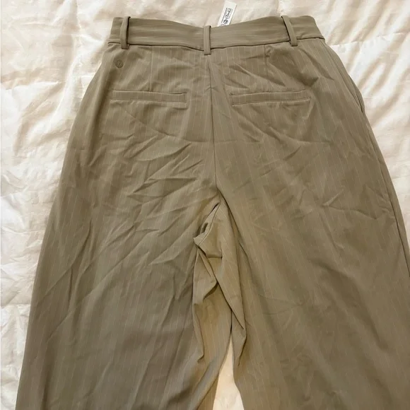 Daydrift High-Rise Wide-Leg Trouser *Short - Picture 4 of 6